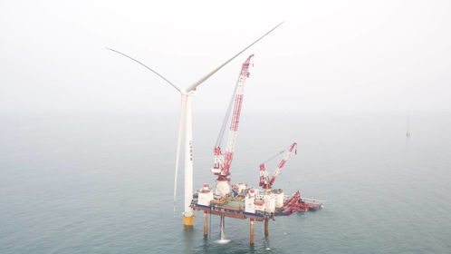 海南首台10兆瓦海上风机成功安装，华能临高项目引领绿色能源新篇章